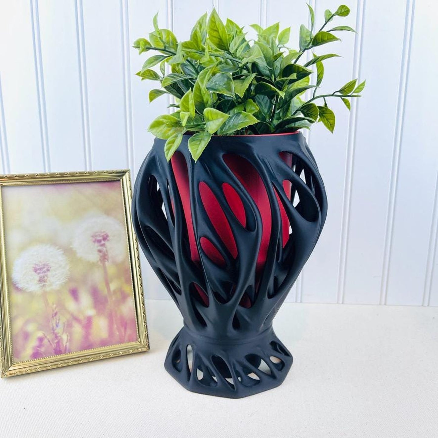 Mantis Planter Po:Indoor Flower Pot, Tabletop Planter, Tangled Design