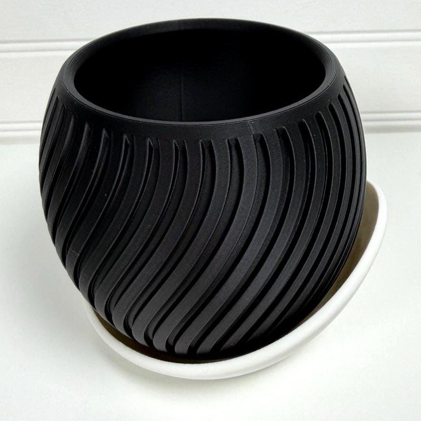 The Wavy Planter, Indoor Flower Pot, Tabletop Planter, Geometric Design
