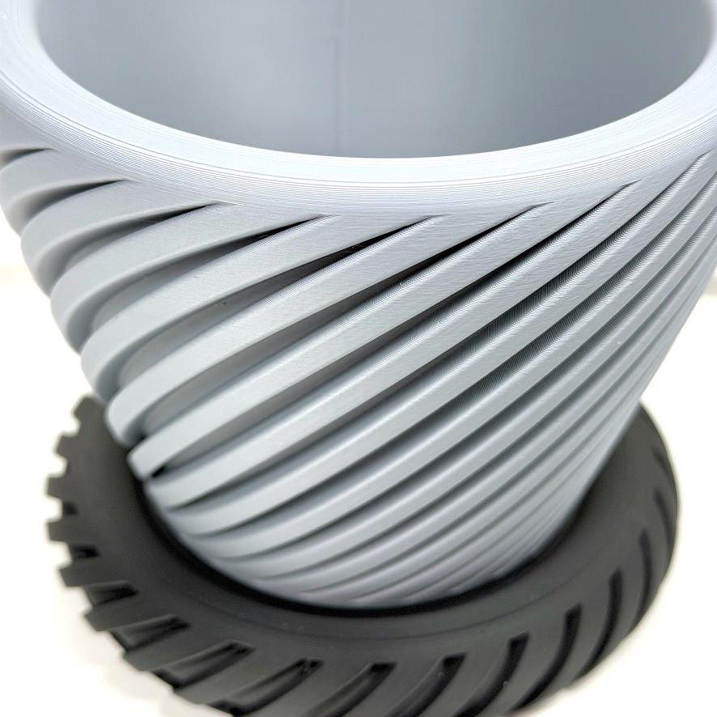 Leiria Planter, Indoor Plant Pot with Decorative Drip Tray, Tabletop Planter, Car Enthusiast Gift