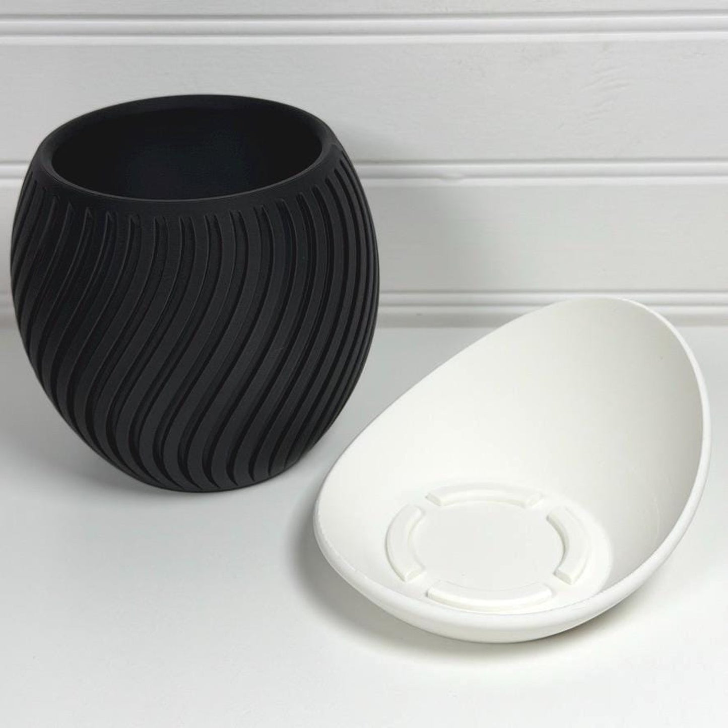 The Wavy Planter, Indoor Flower Pot, Tabletop Planter, Geometric Design