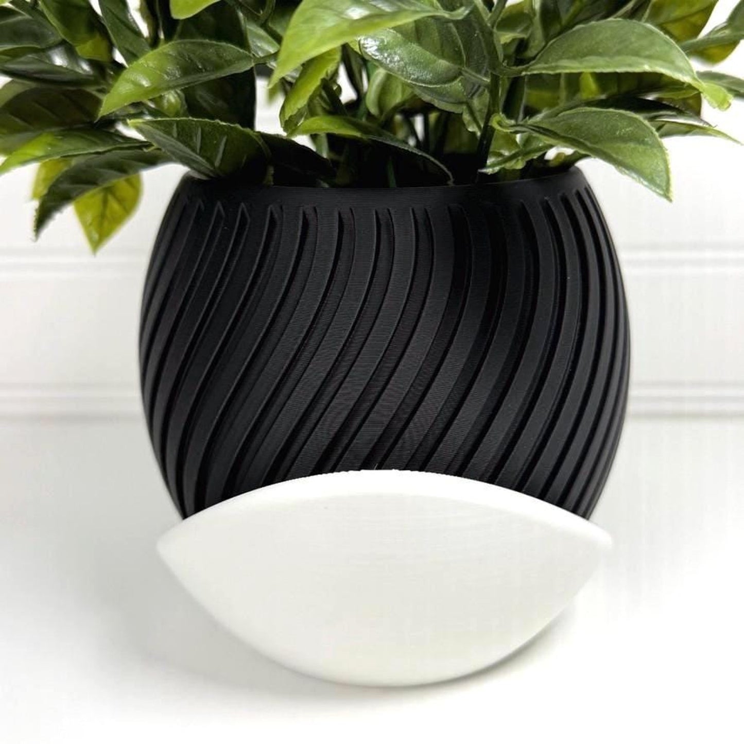 The Wavy Planter, Indoor Flower Pot, Tabletop Planter, Geometric Design