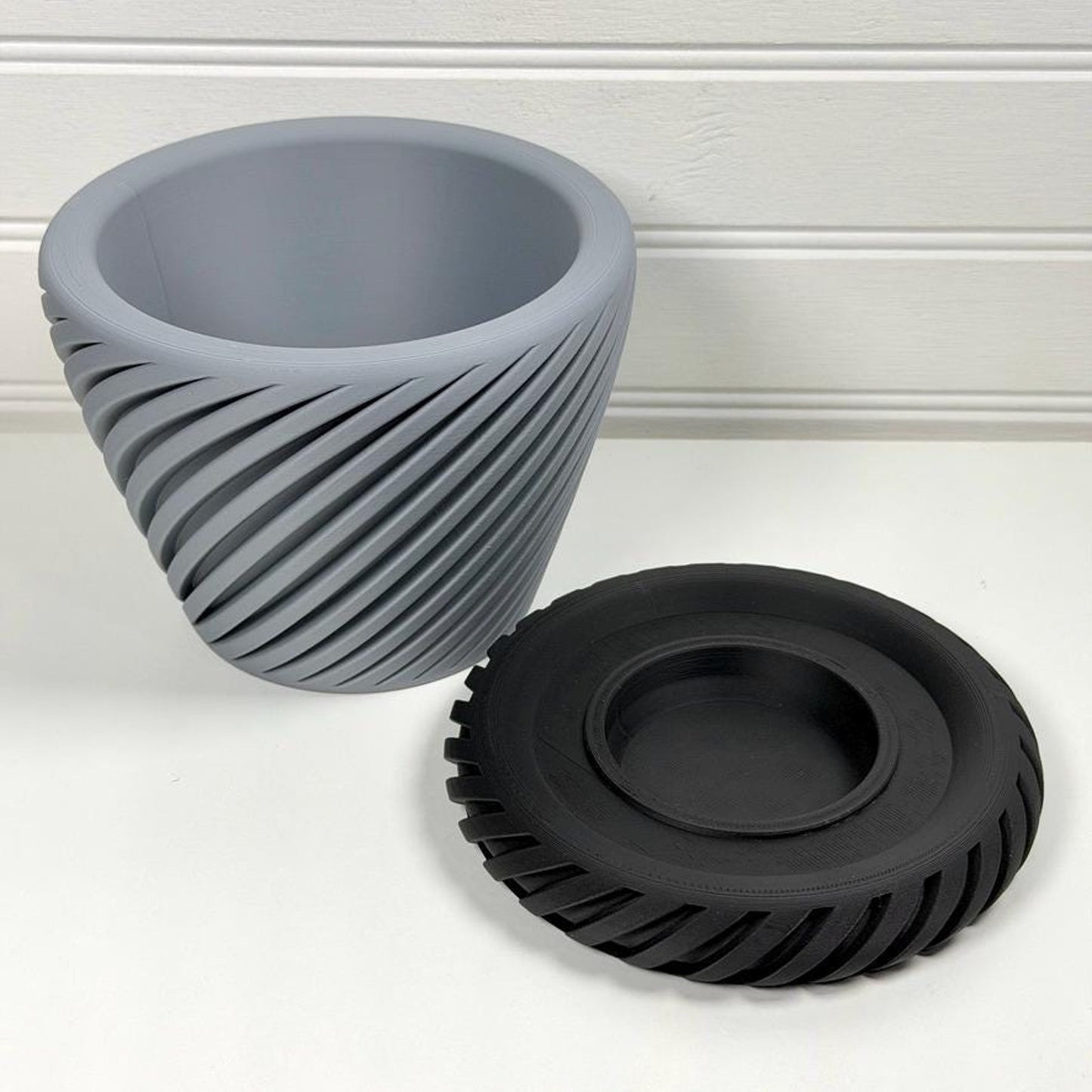 Leiria Planter, Indoor Plant Pot with Decorative Drip Tray, Tabletop Planter, Car Enthusiast Gift