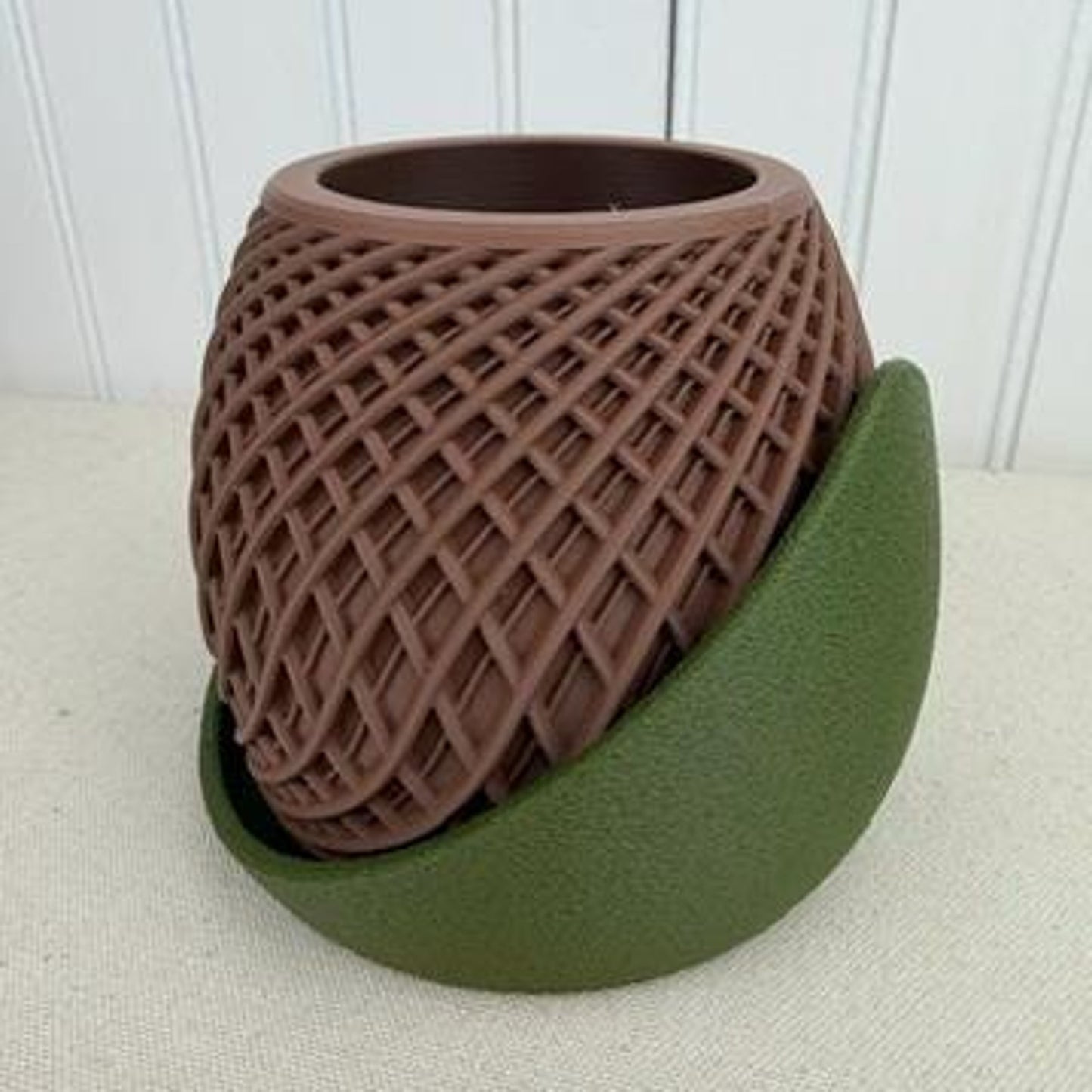 The Stryde Planter, Indoor Flower Pot, Tabletop Planter. Diamond Lattice Design
