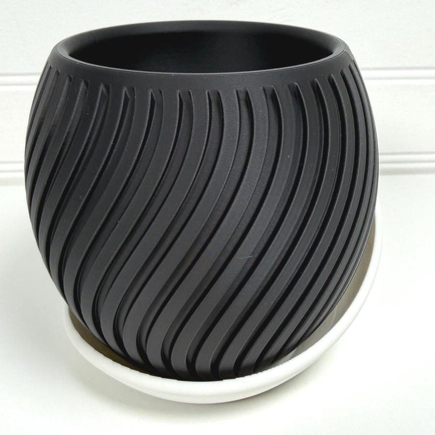 The Wavy Planter, Indoor Flower Pot, Tabletop Planter, Geometric Design