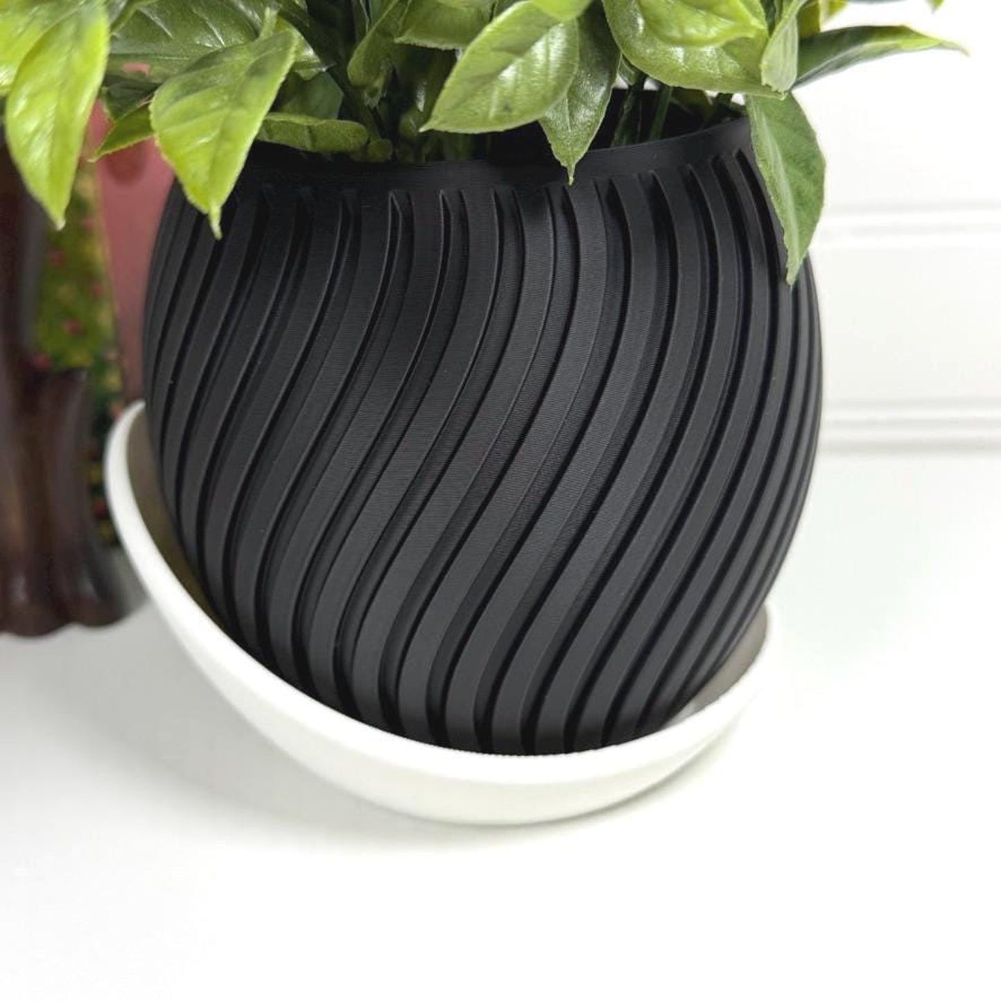 The Wavy Planter, Indoor Flower Pot, Tabletop Planter, Geometric Design