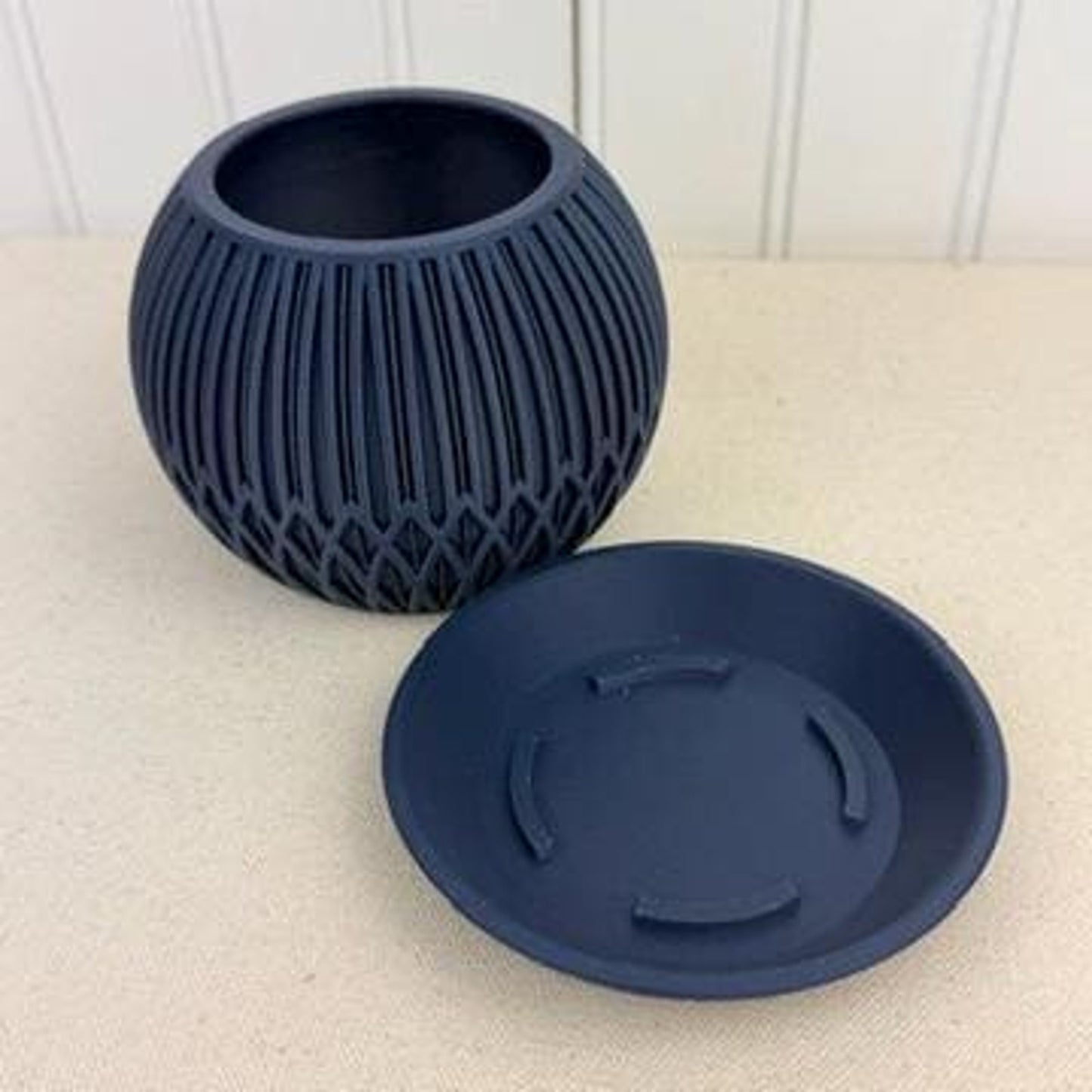 The Zyra Planter, Indoor Flower Pot, Tabletop Planter, Ribbed Lattice Pattern