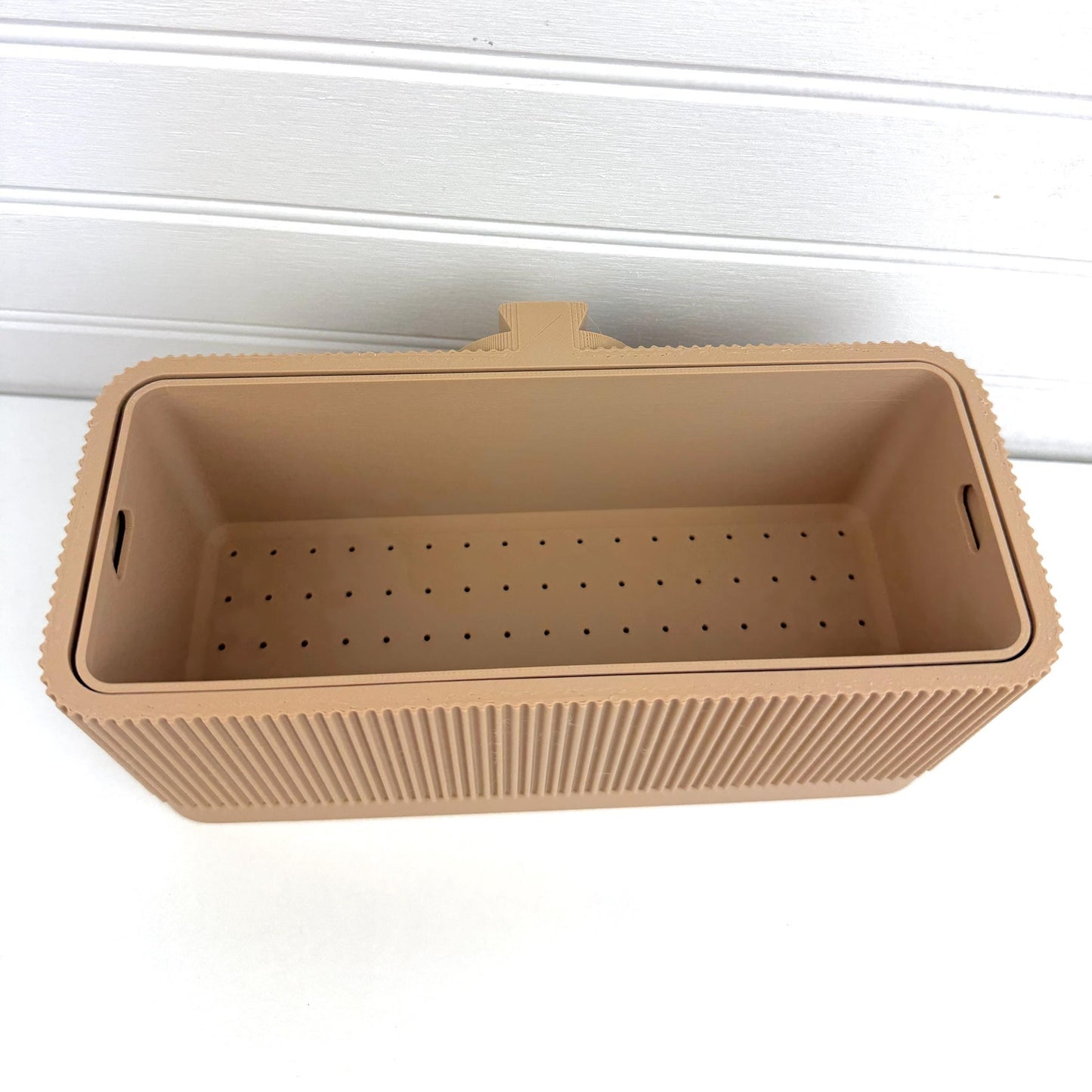 Groven Wall Planter, Indoor Hanging Plant Pot, Ribbed Design
