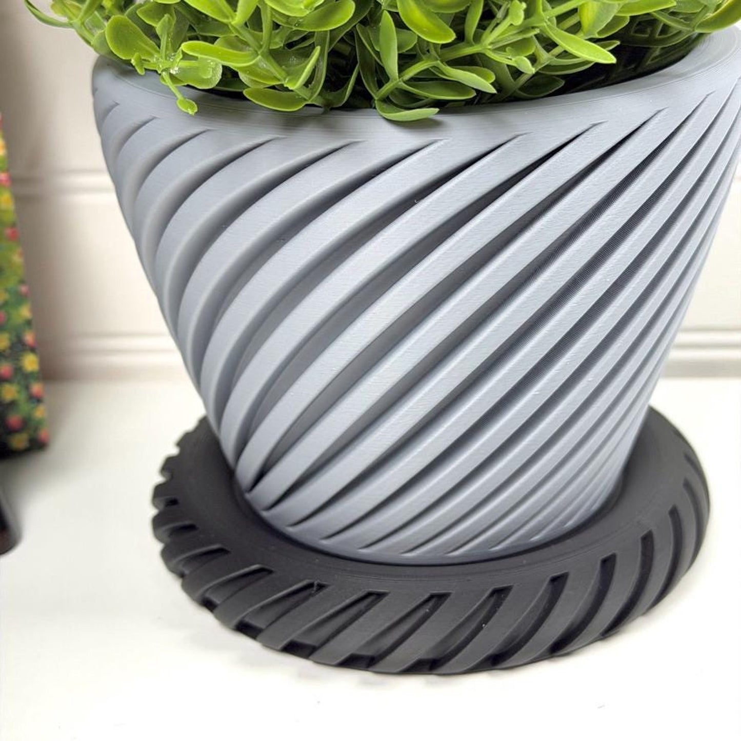 Leiria Planter, Indoor Plant Pot with Decorative Drip Tray, Tabletop Planter, Car Enthusiast Gift