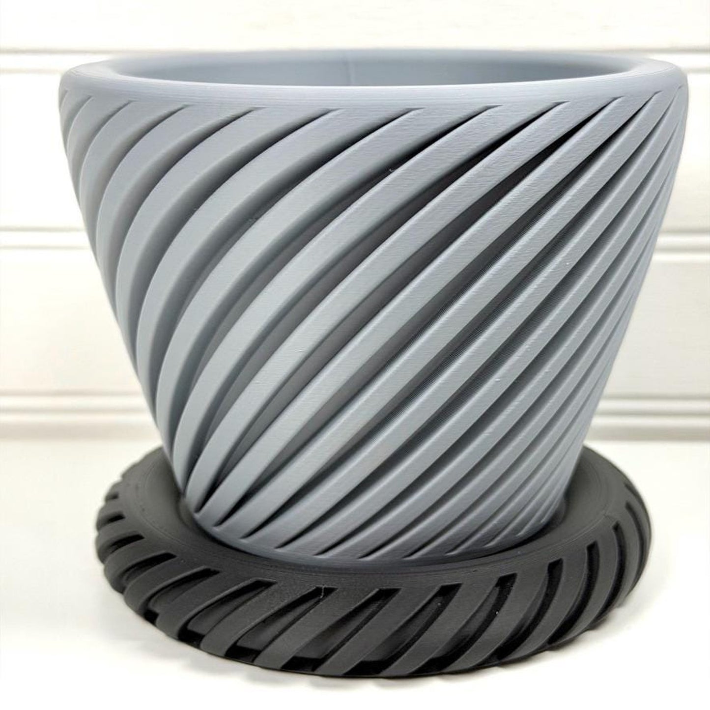 Leiria Planter, Indoor Plant Pot with Decorative Drip Tray, Tabletop Planter, Car Enthusiast Gift