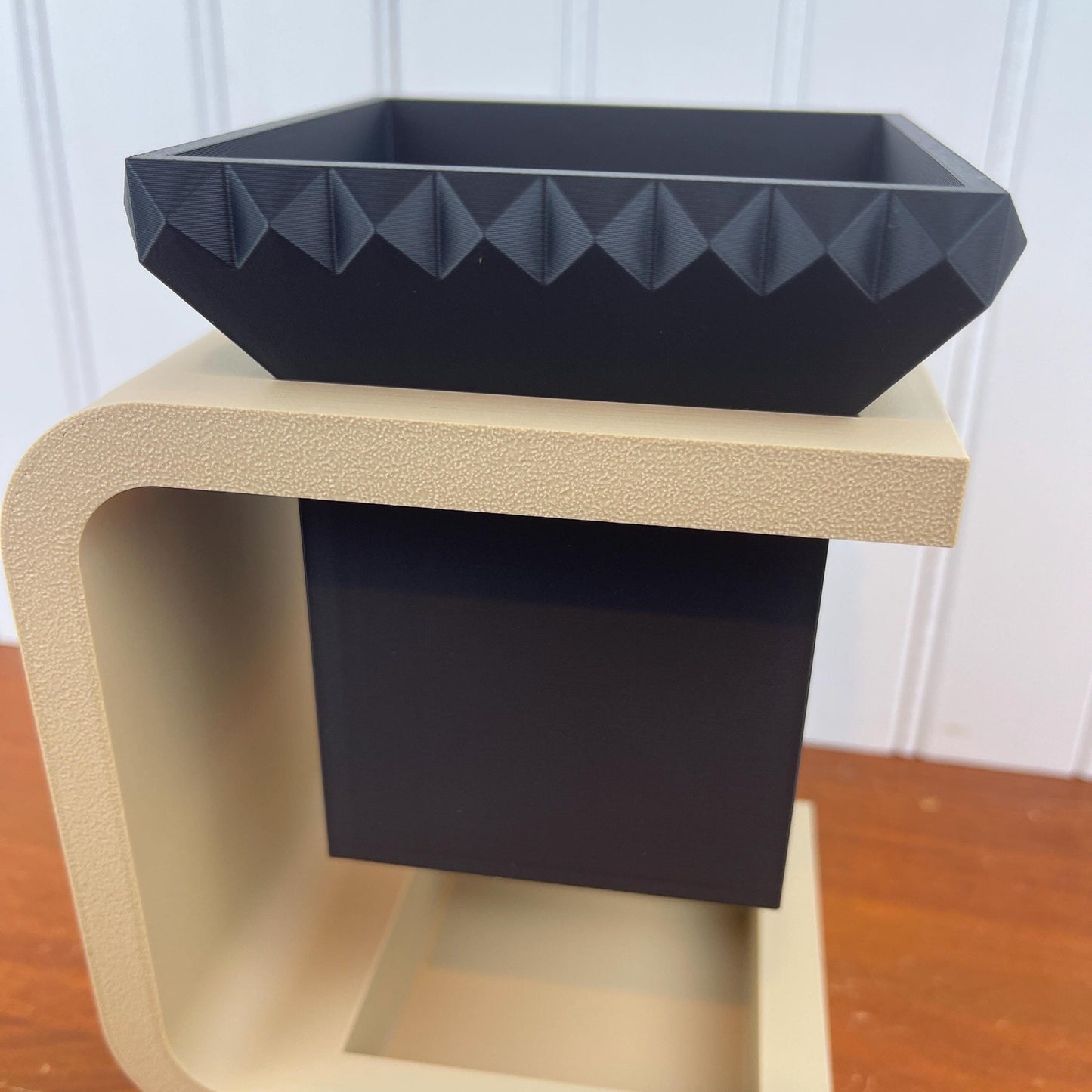 The Daka Planter: Indoor Planter Pot, Tabletop Flower Pot