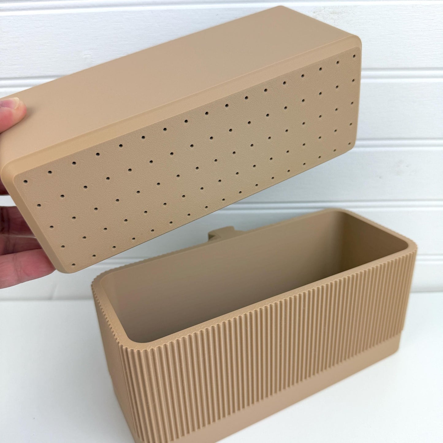 Groven Wall Planter, Indoor Hanging Plant Pot, Ribbed Design
