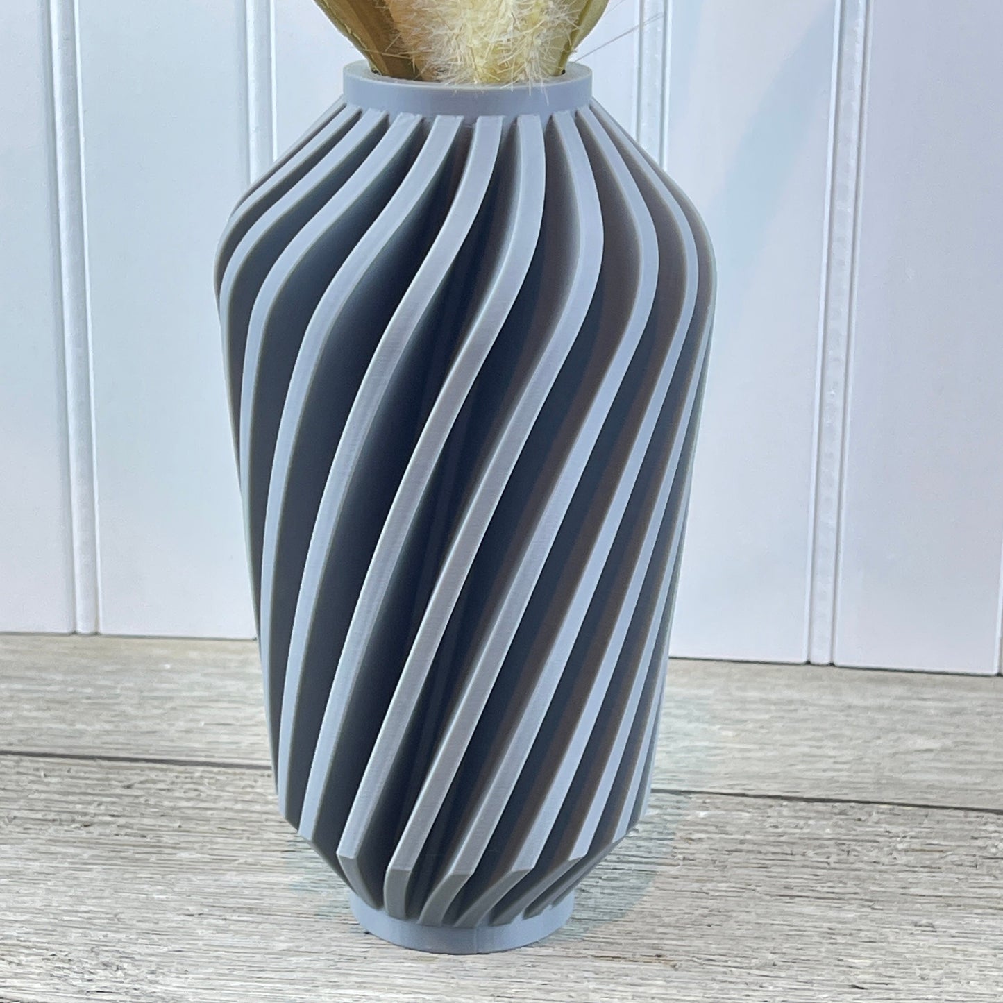 Modern Swirl Vase,  The Travix Vase, Flower Vase, Dried Flowers, Preserved Flowers, Modern Design, 7”