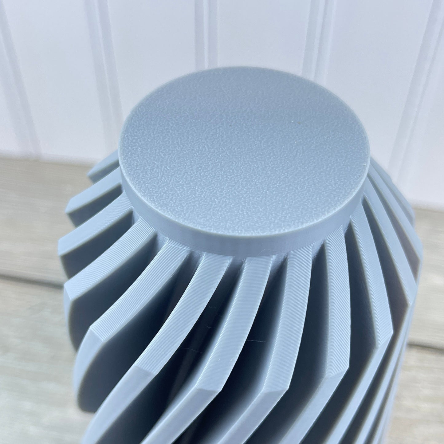 Modern Swirl Vase,  The Travix Vase, Flower Vase, Dried Flowers, Preserved Flowers, Modern Design, 7”