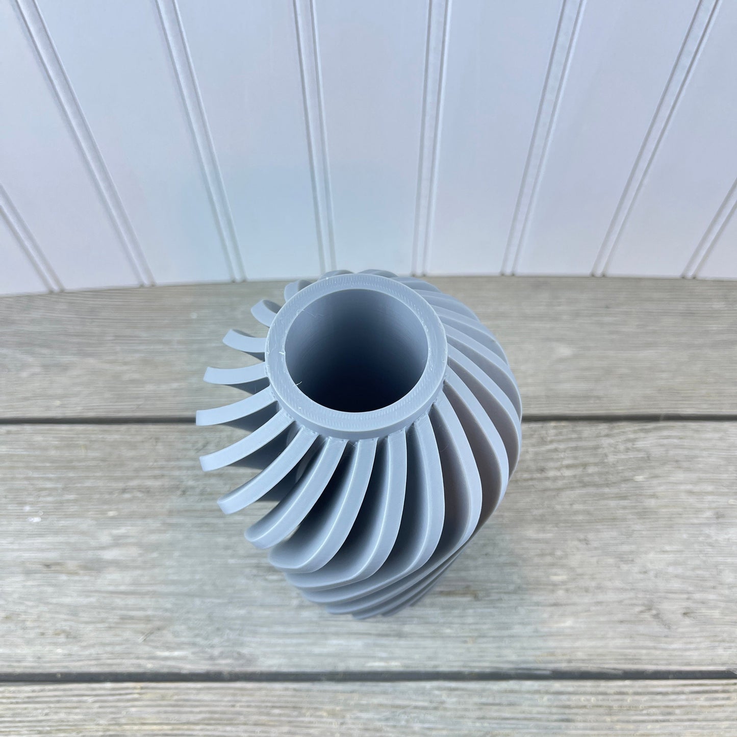 Modern Swirl Vase,  The Travix Vase, Flower Vase, Dried Flowers, Preserved Flowers, Modern Design, 7”