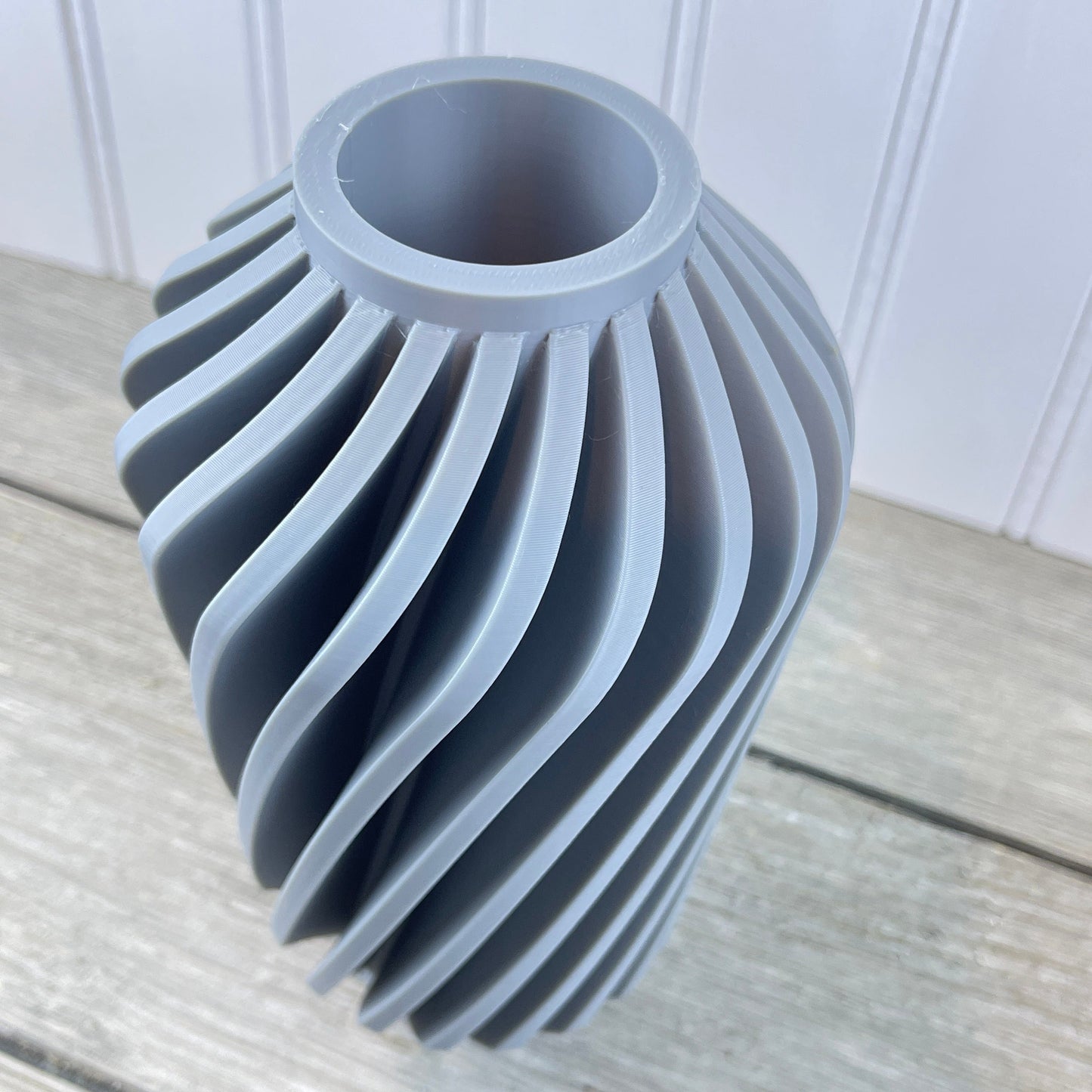 Modern Swirl Vase,  The Travix Vase, Flower Vase, Dried Flowers, Preserved Flowers, Modern Design, 7”