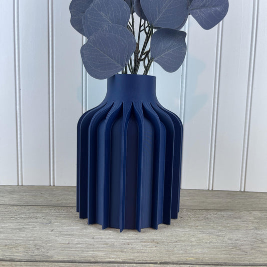 Modern Flower Vase, The Kinsu Short Vase, , Unique Vase, Bookshelf Table Decor, Plant Lovers, Multiple Colors