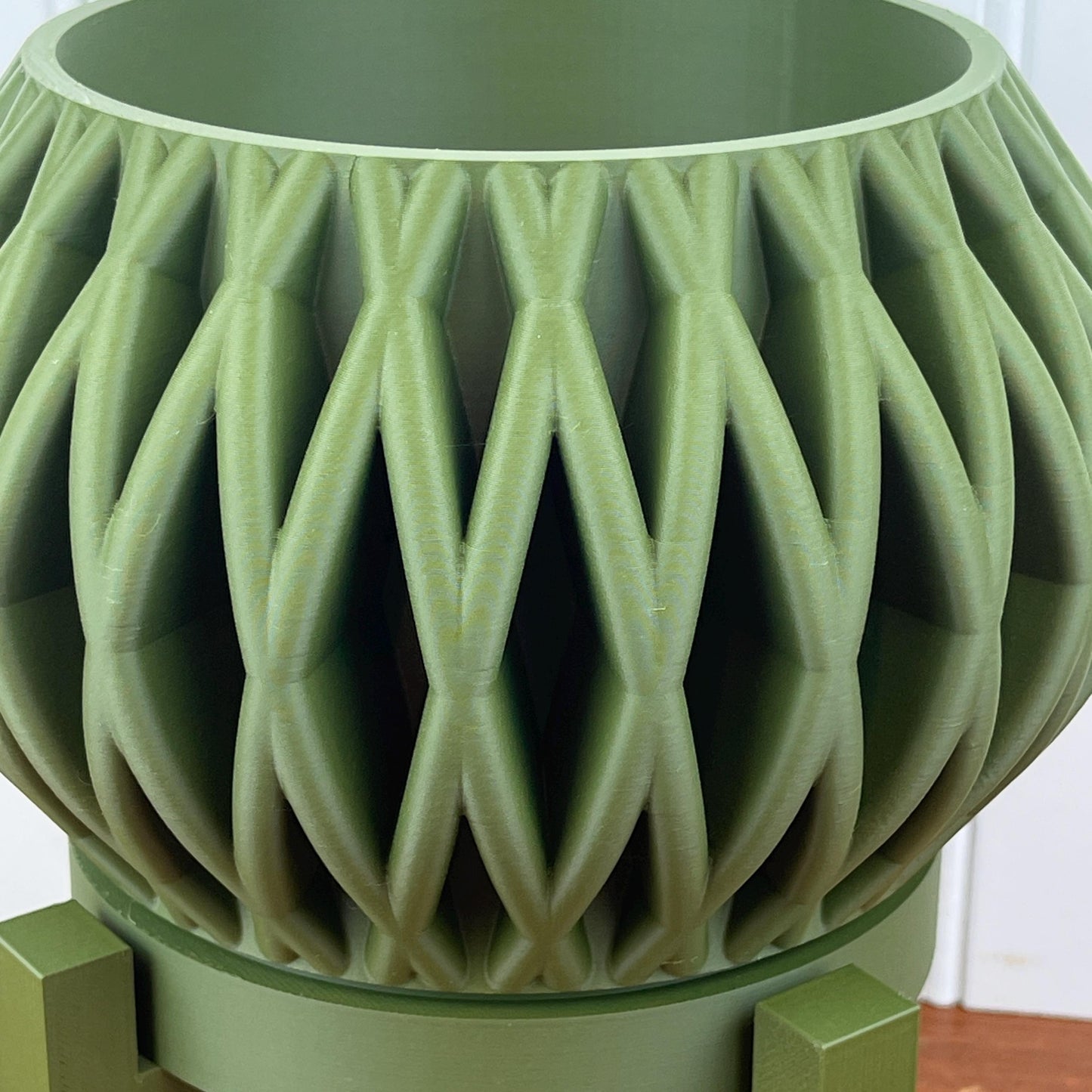 The Maka Planter Pot, Indoor Flower Pot, Tabletop Planter