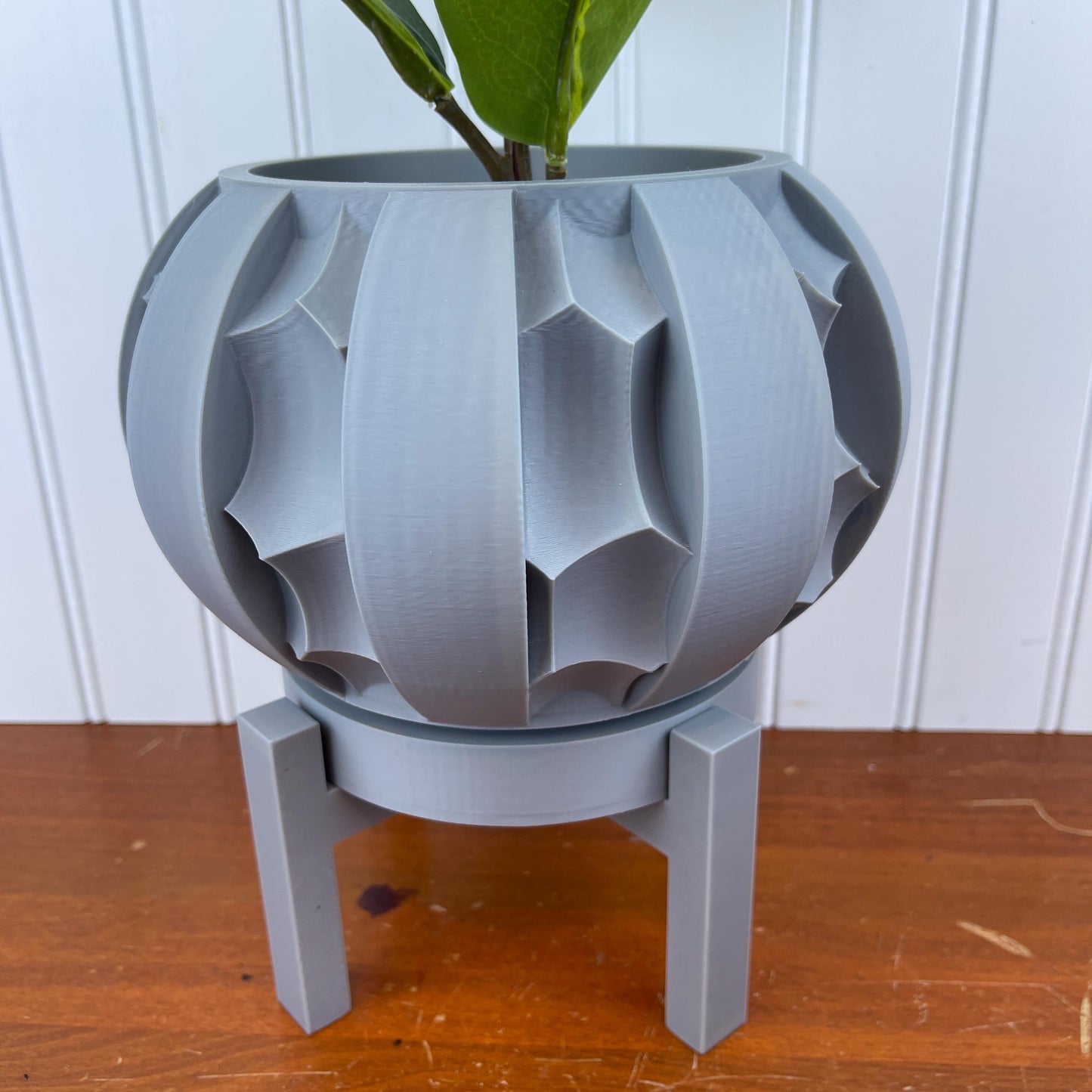 Erma Planter Pot, Indoor Flower Pot, Tabletop Plant Pot