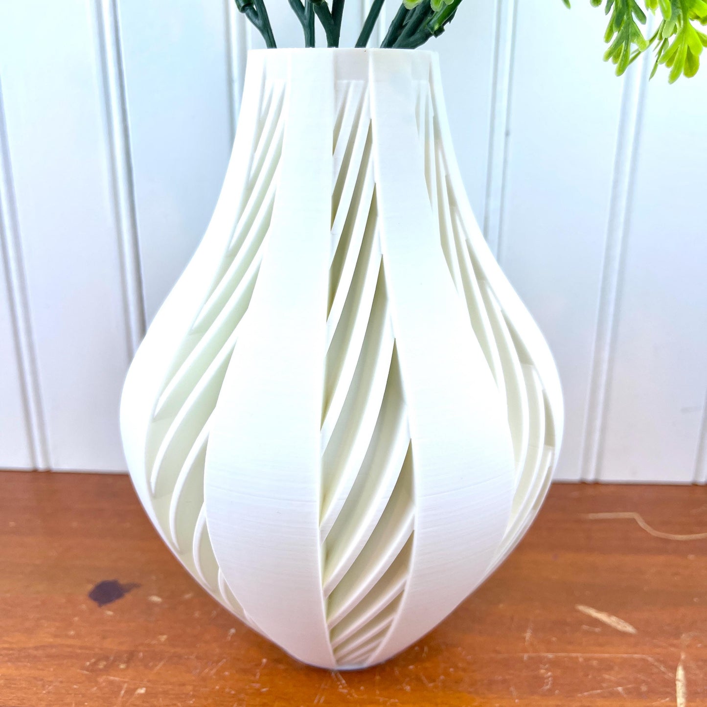 Modern  Flower Vase, The Yorio Vase, Multiple Colors