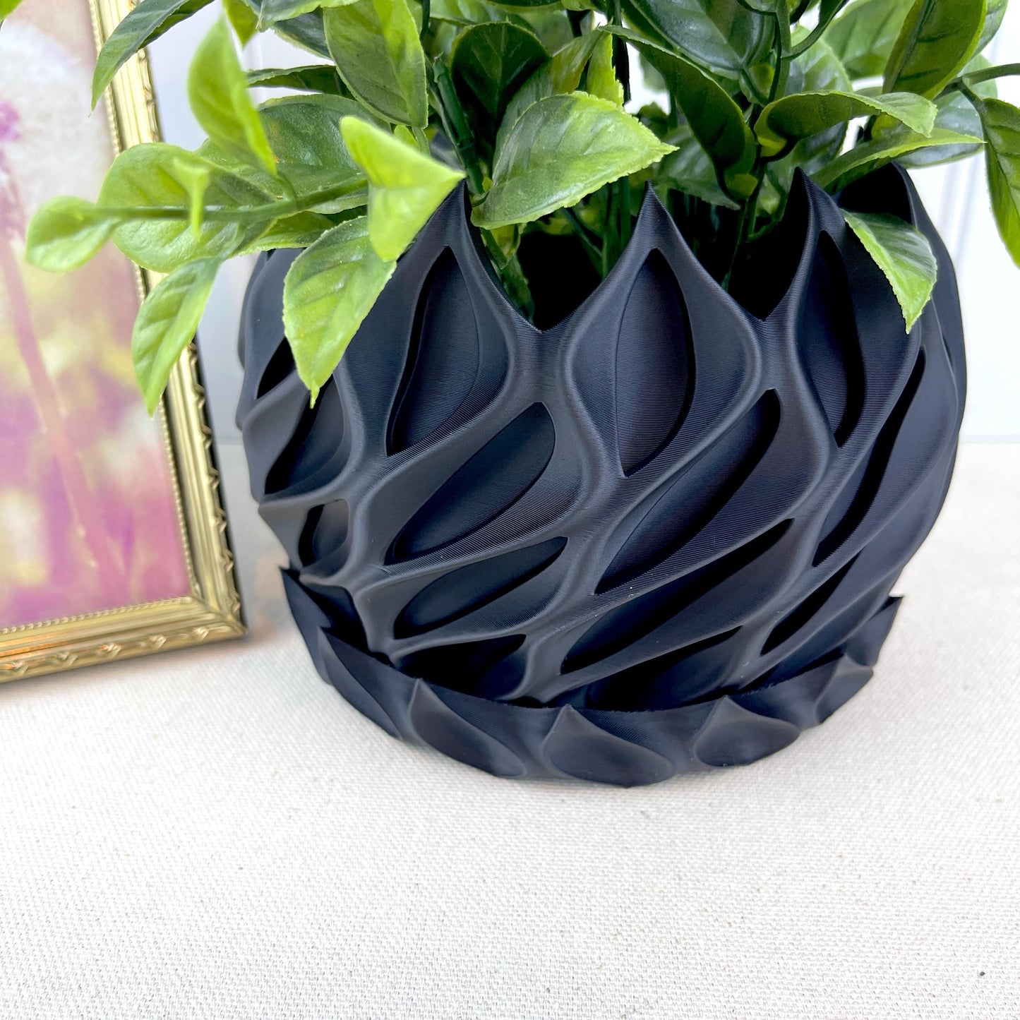 Twisted Planter Pot, Small Indoor Flower Pot